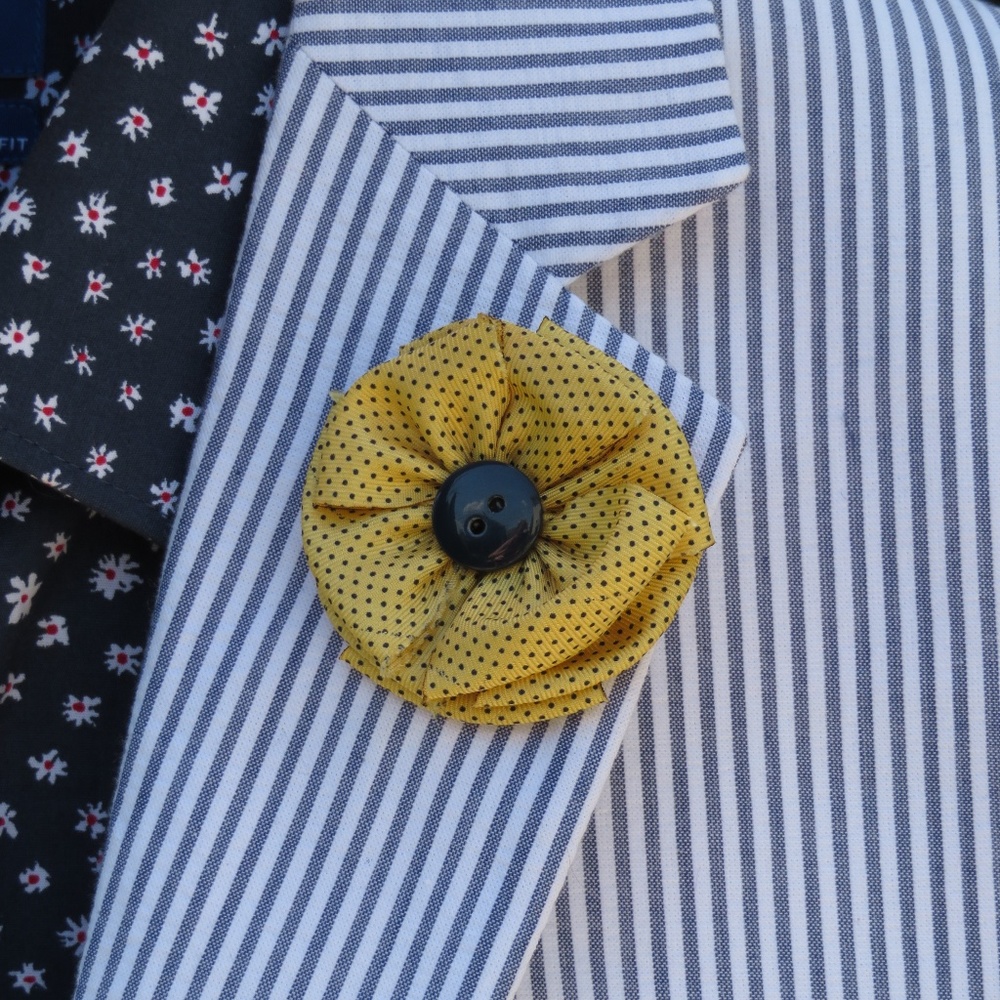 MEN’S SILK LAPEL FLOWER